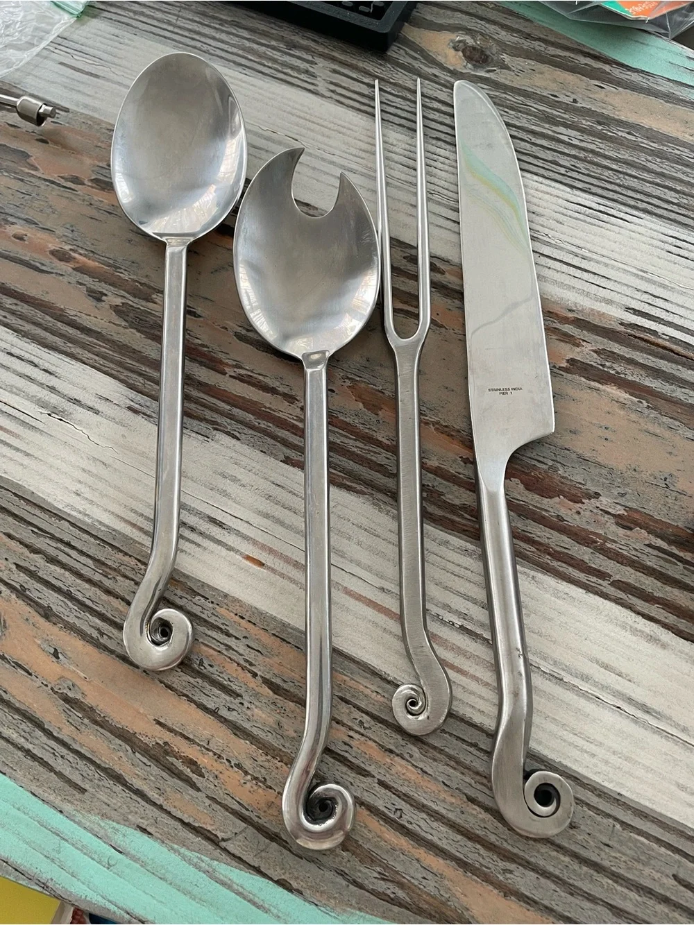 Pier 1 Lily Salad Serving & Carving Set